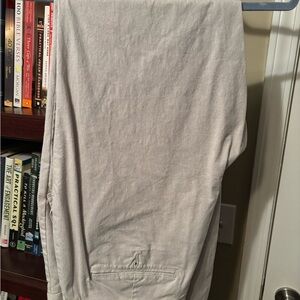 Old Navy Signature Slim Pants in Light Gray